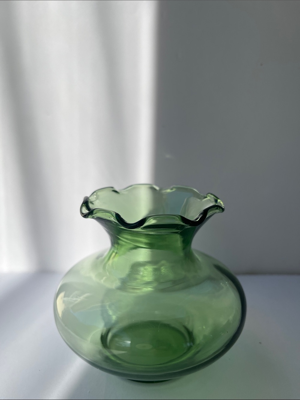 Anchor Hocking marked Vintage Handblown Green Ruffled Glass Vase